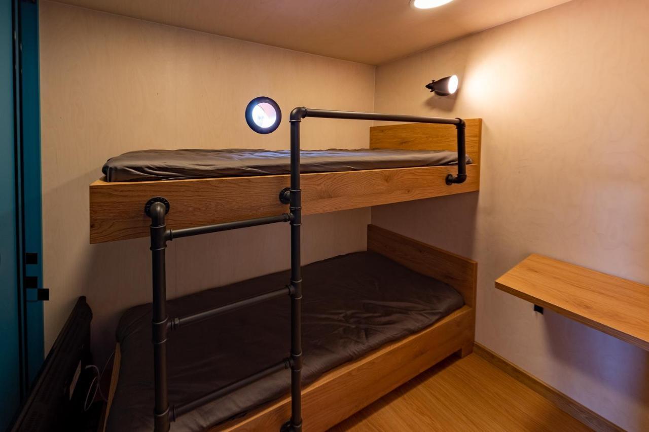 Barka Galapagos Appartement Krakau Buitenkant foto